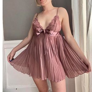 NWT Victoria Secret 2 piece babydoll and thong set dusty rose size large